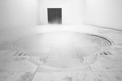 Laura Vinci, No ar, 2011 - Galeria Nara Roesler, S�o Paulo